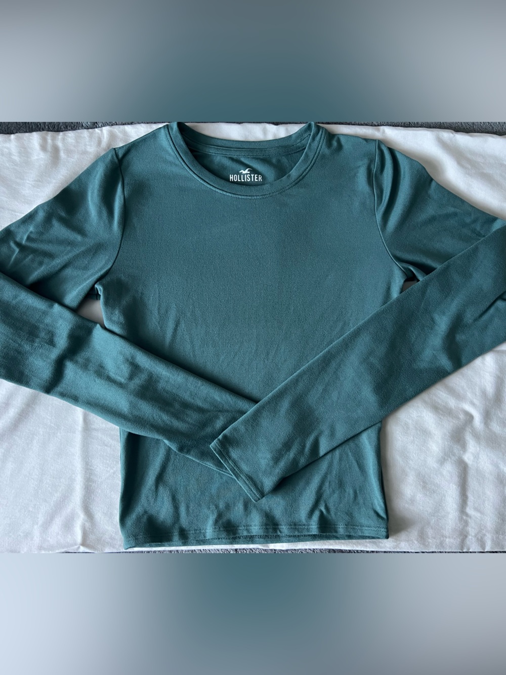 Hollister Green Long-Sleeve Crewneck Top